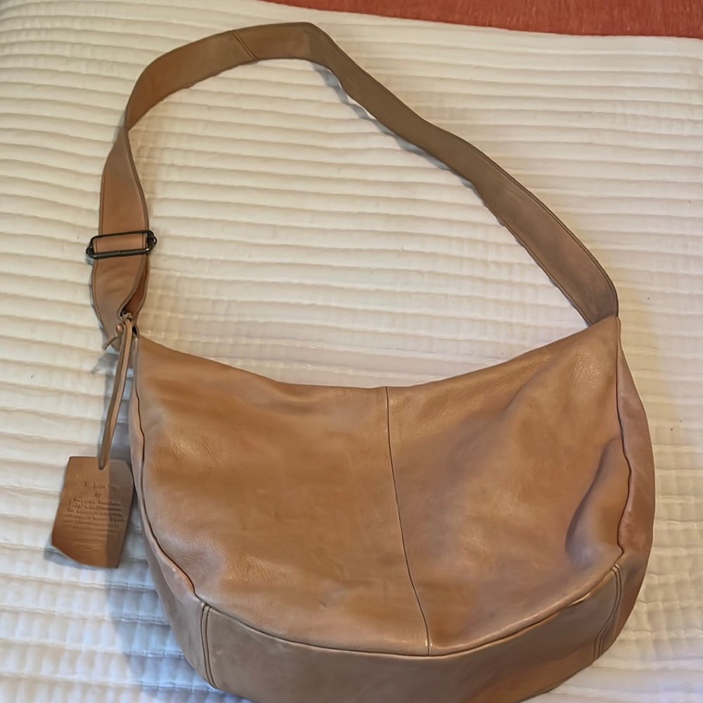Vilenca Holland leather crossbody bag